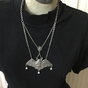 Festoon Bat Necklace image 4