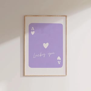Trendiges Lila Herz-Ass-Wandkunst Retro Glückliche Sie Wandkunst Y2K-Dekor Spielkarte Poster Mädchen-Wohnheim-Raum-Dekor Lila Küstenspielkarte