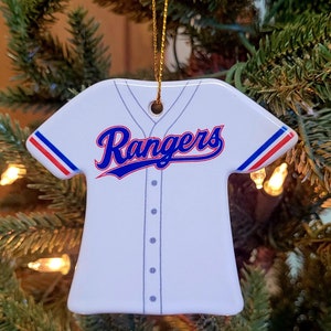 Texas Rangers weiße Jersey-Keramik-Weihnachtsverzierung, 2023 World Series, American League Meister - Versandfertig