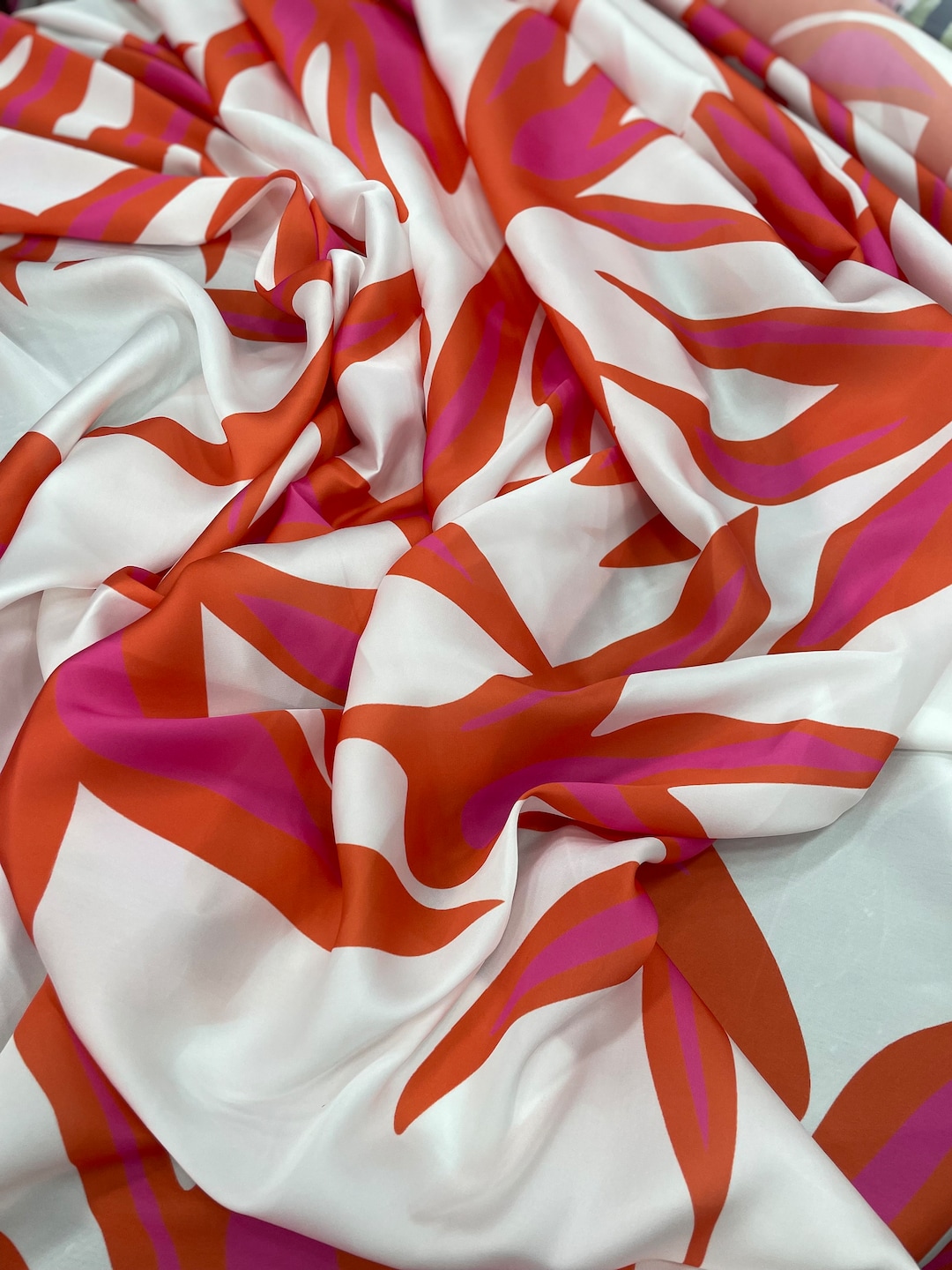 Satin-Stoff 9,1 Meter – 111,8 Cm Breit, Apfelrot, Für Brautkleider & Dekoration