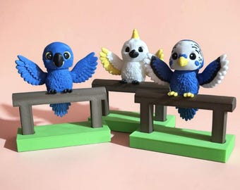 Bird Statue Parrot Figurine Shelf Decor Parrot Ornament Office Decoration Bird Enthusiast Gift Geometric Parrot Display Minimalist Home