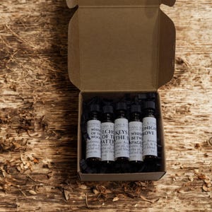 Perfume Oil Samples | Natural Perfume Oil | Scent & Story | Natural Gift Sets | Gifts for Her | Odd Perfumes | Dark Scents | Mini Perfume