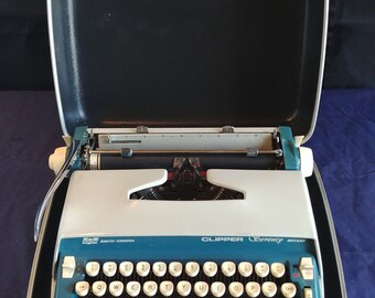 Smith Corona Clipper Seventy Deluxe Portable Typewriter 70's