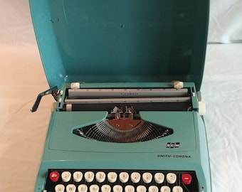 Smith Corona Corsair Portable Typewriter Rare Aqua 1960's