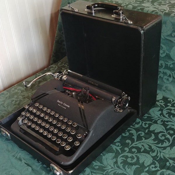 Smith Corona Sterling Portable typewriter 1940's