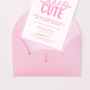 Dois convites fofos de aniversário | Convite rosa para menina de 2 anos | Aniversário de 2 anos de menina | Dois convites fofos | Tema de coração | Download digital Canva imagem 10