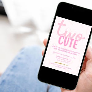Dois convites fofos de aniversário | Convite rosa para menina de 2 anos | Aniversário de 2 anos de menina | Dois convites fofos | Tema de coração | Download digital Canva imagem 7