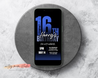 Puede incluir: Un teléfono inteligente muestra una invitación digital para el 16 cumpleaños de Henry. El diseño presenta texto degradado azul sobre un fondo negro, con los detalles del evento. El teléfono está sobre una superficie gris circular.