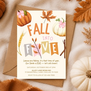 Invitación de cumpleaños número 5 con calabaza rosa / Invitación de cumpleaños para niña "Entrando en el otoño" / Fiesta de otoño / Plantilla editable de Canva de 5x7 pulgadas / Descarga digital