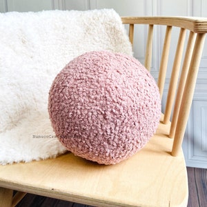 Boucle Ball Decorative Pillow, Teddy Throw Pillow, Round Throw Pillow, Boucle Ball Pillow, Faux Fur Pillow, Ball Pillow, Round Ball Pillow