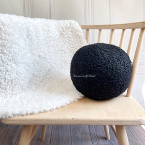 Boucle Ball Decorative Pillow, Teddy Ball Cushion, Boucle Ball Pillow, Round Boucle Pillow, Teddy Boucle Ball Pillow, sphere ball pillow
