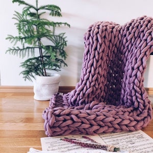 Handmade Chunky Knit Merino Wool Blanket: Cozy Throw