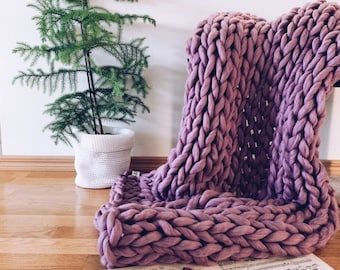 Handmade Chunky Knit Merino Wool Blanket: Cozy Throw