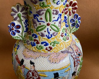 Lovely ceramic moriage Japanese vase.