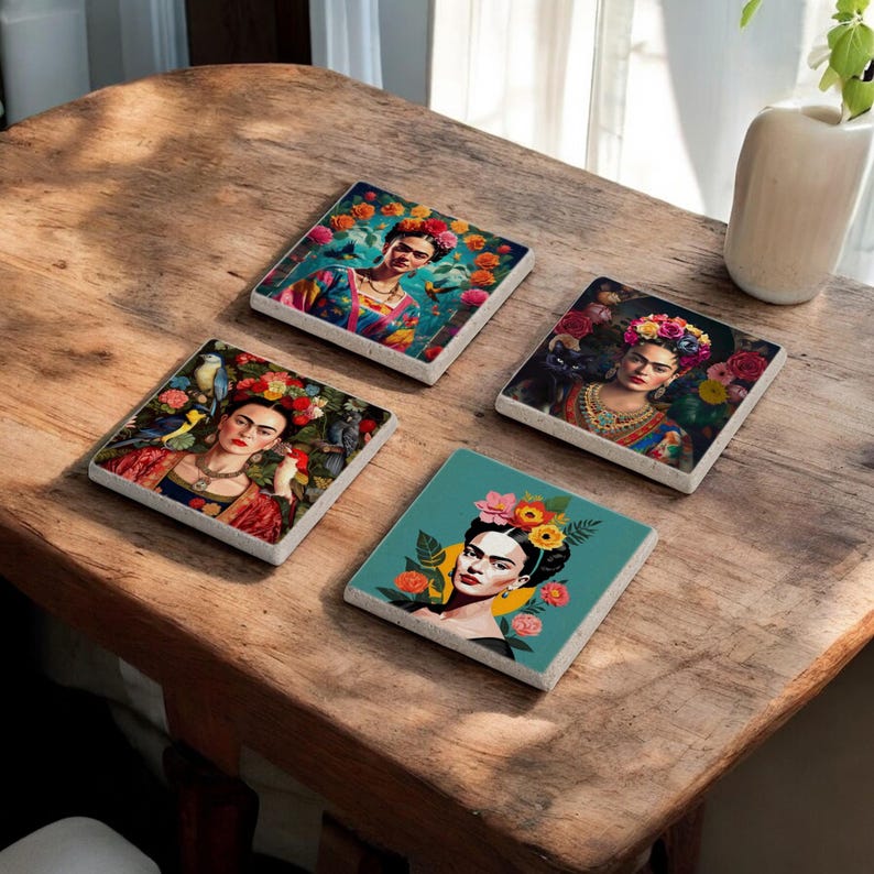 Sottobicchieri in pietra Frida Kahlo, sottobicchieri in legno con stampa Frida Kahlo, sottobicchieri con decorazioni artistiche, regalo per lei, regalo di inaugurazione della casa, decorazioni stampate Frida Kahlo immagine 1
