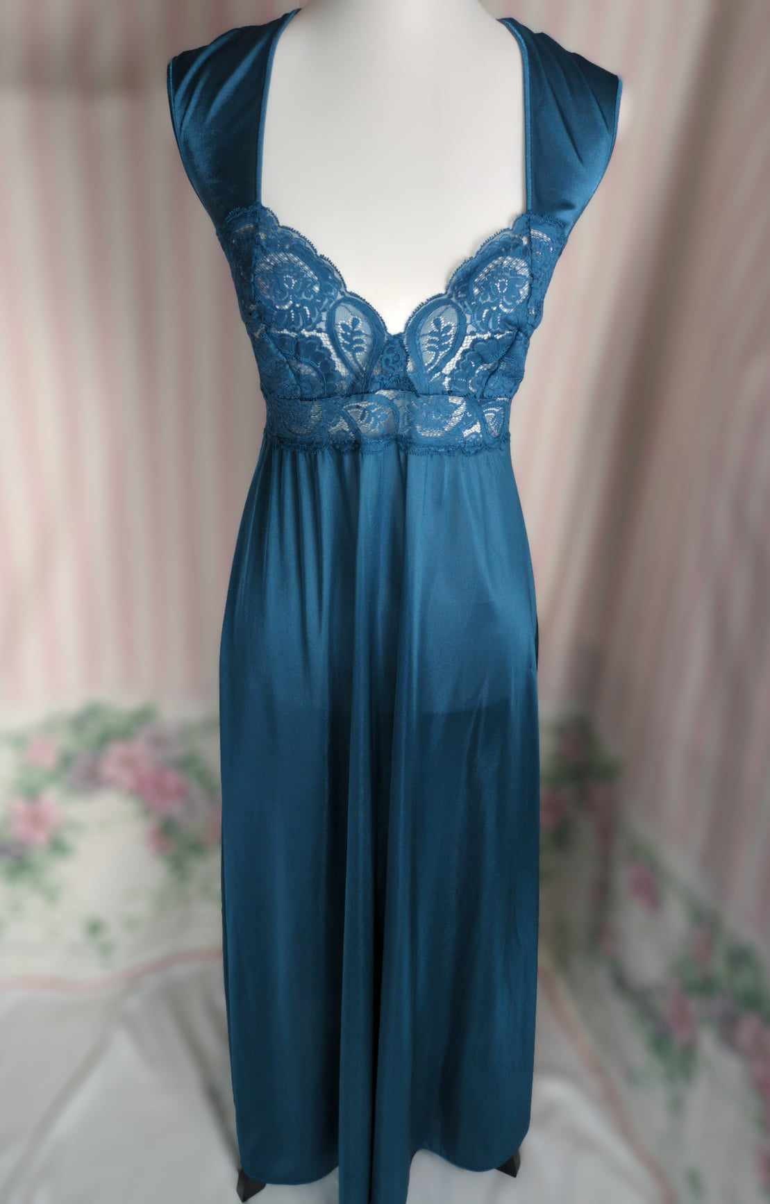M Vintage Olga Nightgown Victorian Style With Cap Sleeves - Etsy
