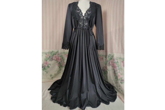 Vintage OLGA BodySilk Beige Sweep Nightgown Nylon Spandex USA Lace 9295 Sz  M