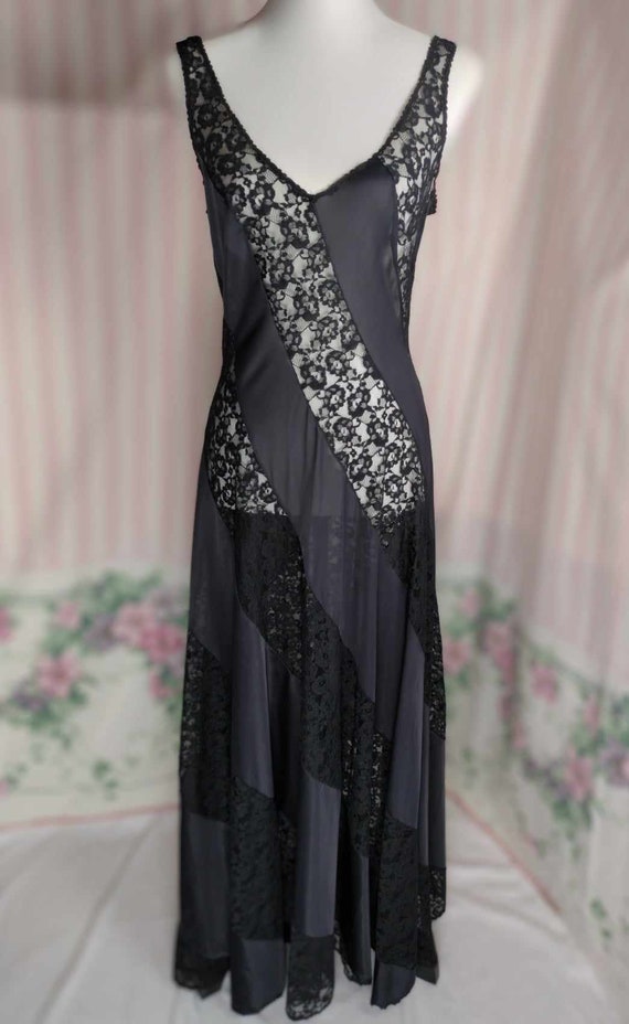 S Vintage Olga Nightgown & Robe Set - Lacey Black Sat… - Gem