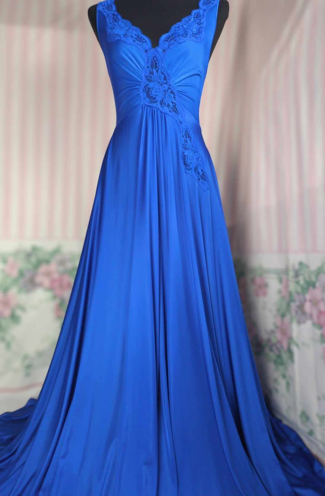 Olga Vintage Nightgown & Robe Set 2pc Peignoir 1970s Vintage Etsy