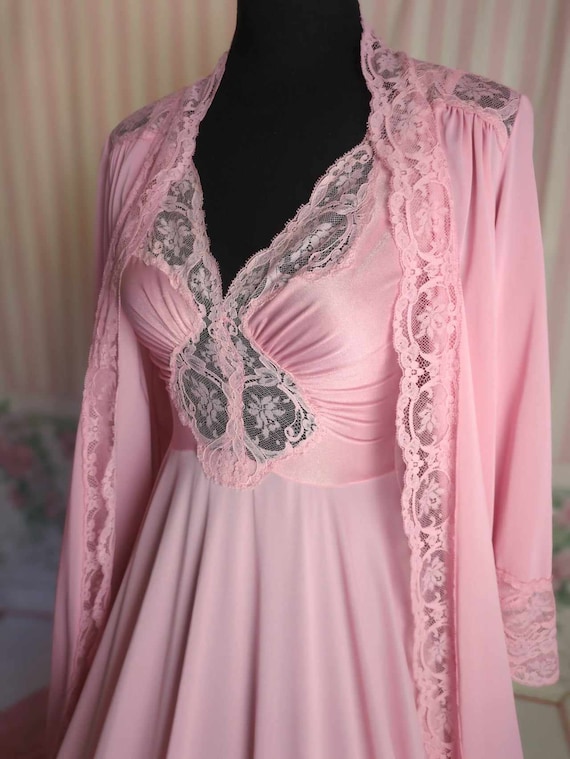 S Vintage Olga Nightgown & Robe Set, Bodysilk in Li… Gem