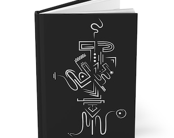 Puede incluir: Un diario negro con un diseño abstracto blanco en la portada. El diseño se compone de formas geométricas y líneas. El diario está abierto, revelando páginas blancas.