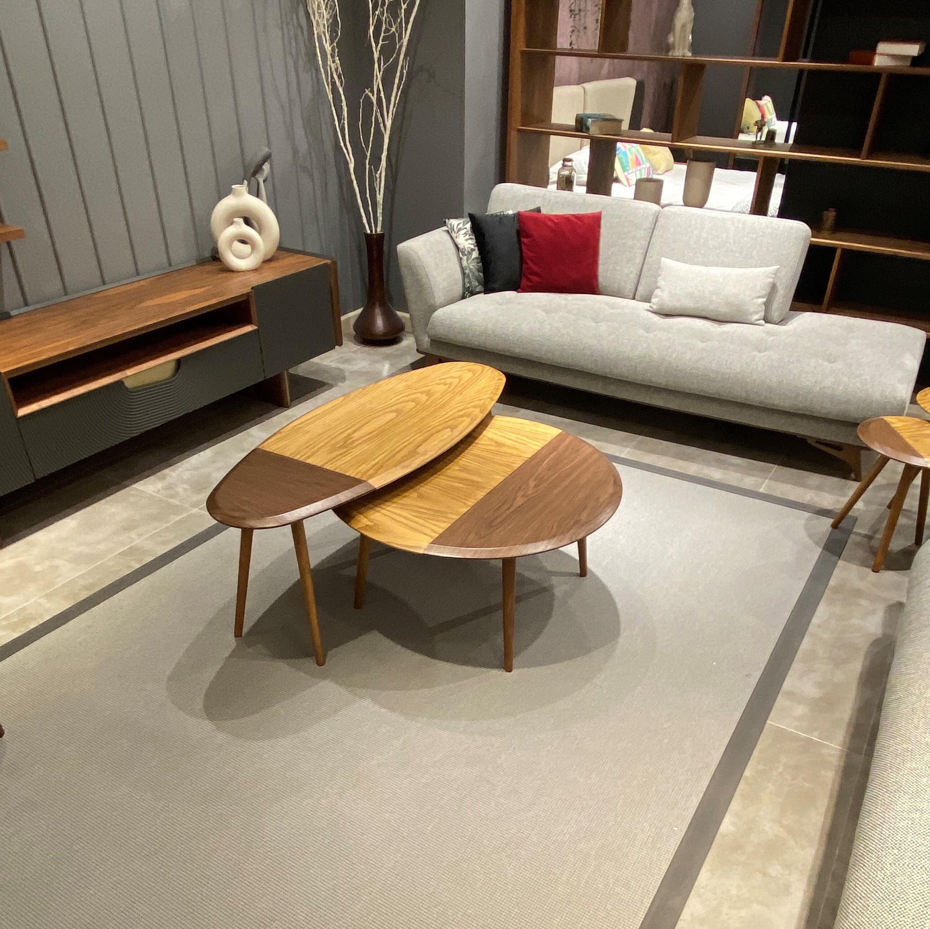 Wooden Oak Walnut Veneer Coffee Table, Mid Century Modern Coffee Table