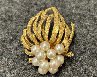 Vintage 14K Yellow Gold Cultured Pearl Brooch Pin 11 Pearls