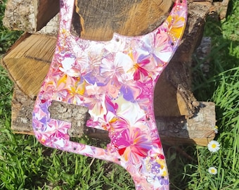 Golpeador personalizado para bajo Precision, pintura acrílica, pieza única. Firmado.