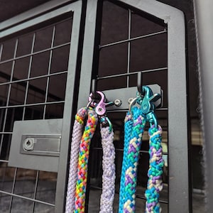 Dog Leash Accessory Hook for Crates | Cages | Metal Wall Mount Hanger for Pet Owners | Dog Crate Hook for Leads, Collars & More | UK Seller