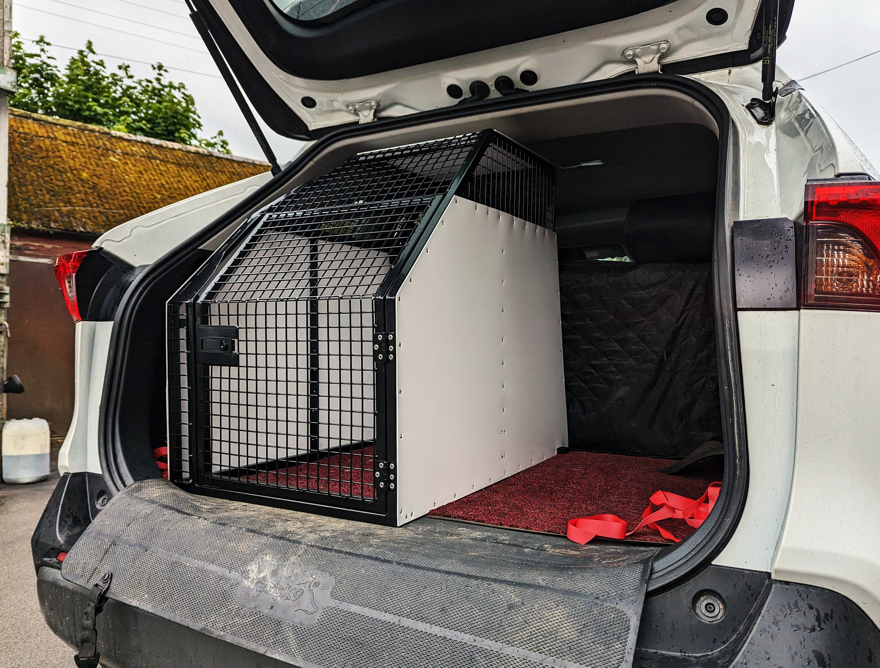 bespoke dog cages for cars