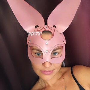 Rabbit mask in leather (choose color)