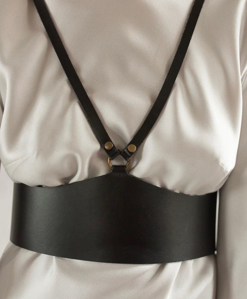 harness belt corset