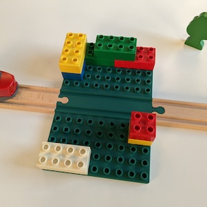 Placa de construcción grande de 10 x 6 pulgadas para vías de tren de madera, Brio, Lillabo, Playtive, Hape, Duplo, Imaginarium, Thomas, Melissa & Doug