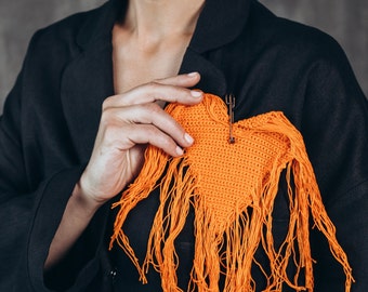 Broche de corazón naranja grande - Broche de corazón - Regalo para ella - Regalo de cumpleaños - Corazón naranja - Regalos artesanales - Broche de corazón - Joyería artesanal - Flecos largos