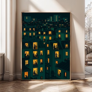 Pode incluir: Uma impressão artística emoldurada retrata uma paisagem urbana noturna com edifícios verde-escuros e janelas iluminadas em amarelo quente. Figuras silhuetadas são visíveis nas janelas, sugerindo várias atividades. A obra tem uma atmosfera sombria e melancólica, focada na vida urbana.