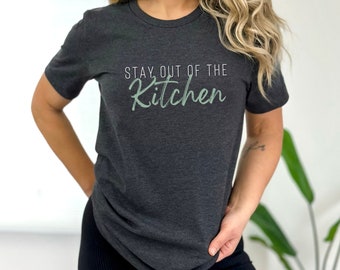 Manténgase fuera de la cocina Camisa Pickleball / Camiseta deportiva para mujeres y hombres / Unisex Bella + Camisa de lona / Linda y divertida camisa de regalo Pickleball