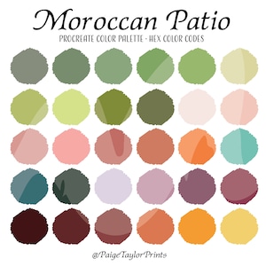 Può includere: Una tavolozza di colori con 36 diverse tonalità di verde, giallo, rosa, arancione, marrone, viola e turchese. La tavolozza è intitolata "Moroccan Patio" ed è etichettata "Procreate Color Palette - Codici esadecimali".