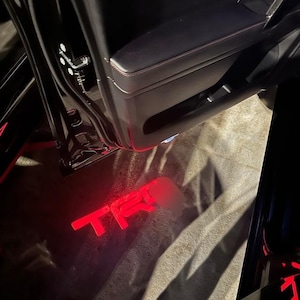 Porte trdds rouge vif Rouge clair | 2 logos LED d'entrée, angles réglables [lumineux] PERSONNALISÉ | Haute qualité