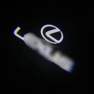 2 Pcs LED Logo Autotür Licht, HD Türbeleuchtung Logo Projektor, Universal  Drahtlose Autotür Logo Licht Projektor, Einstiegsbeleuchtung für Autotür  (E) : : Auto & Motorrad