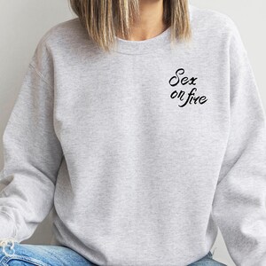 Kings of Leon Sweatshirt, 90ies Shirt, Concert Sweatshirt, Music Lovers Sweatshirt, Birthday Gift, Band Sweatshirt, Cosy Sweater