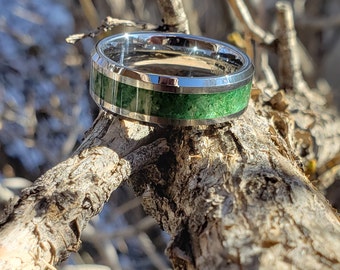 Prosperity Ring - Emerald Crystal Inlay, Tungsten Titanium