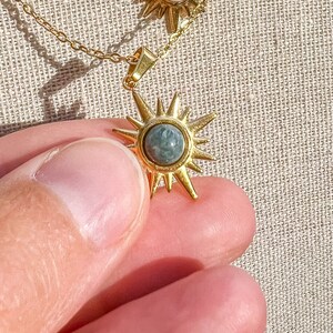Sun Charm Gemstone Gold Chain Necklace/Opalite/Rose Quartz/Labradorite/Elegant Chain Boho Necklace/Hippie Jewelry/Celestial Necklace/Gift Labradorite