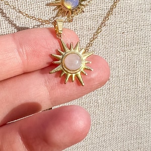 Sun Charm Gemstone Gold Chain Necklace/Opalite/Rose Quartz/Labradorite/Elegant Chain Boho Necklace/Hippie Jewelry/Celestial Necklace/Gift Rose Quartz