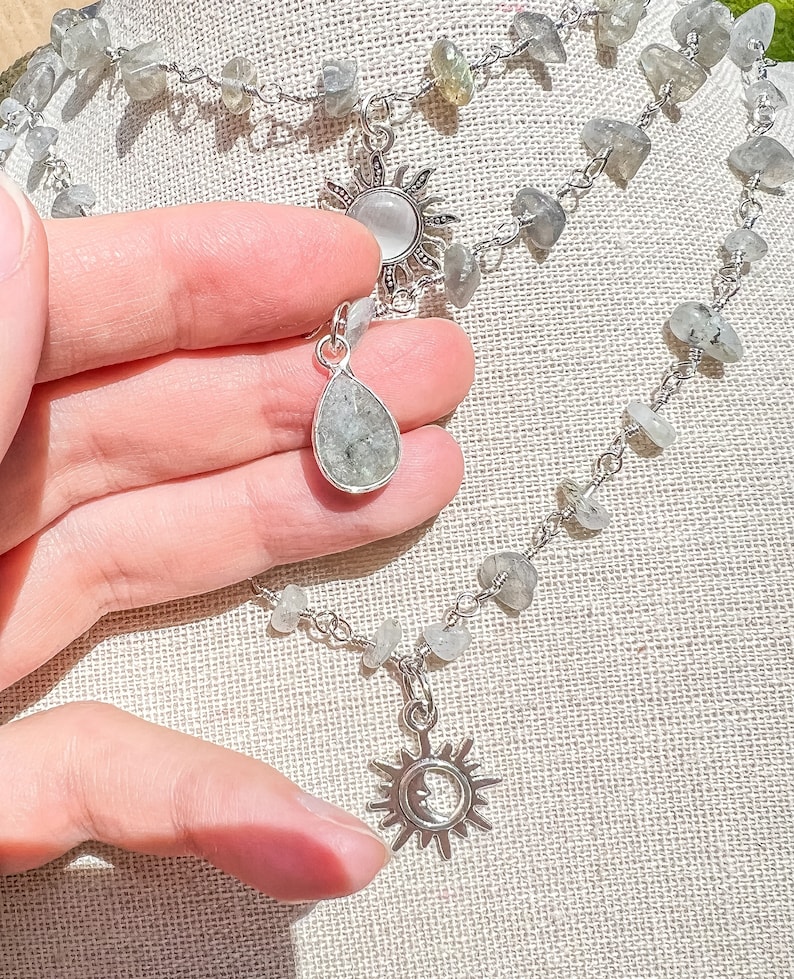 Collier ras de cou avec fil d'argent en cristal de labradorite/bijoux en cristal/RAS de cou hippie/collier/collier de pierres précieuses/collier soleil/hippie Teardrop