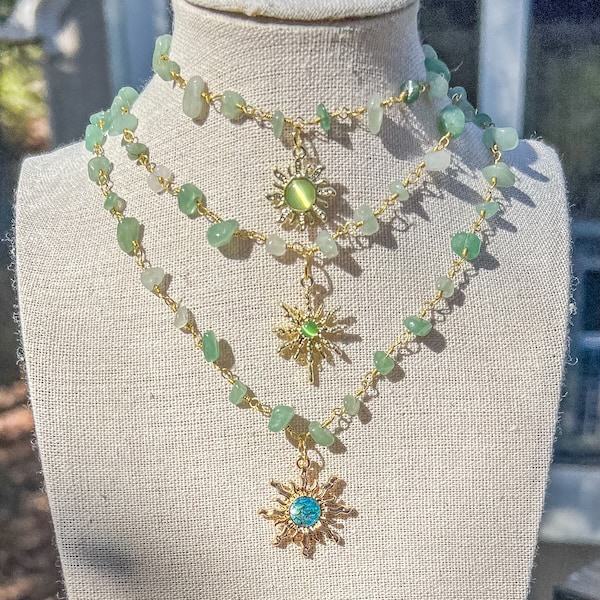 Sun Green Aventurine Crystal Necklace/Gemstone Choker/Hippie Boho Crystal Jewelry/Wire Wrapped Crystal Necklace w/sun Charms/Handmade/Gift