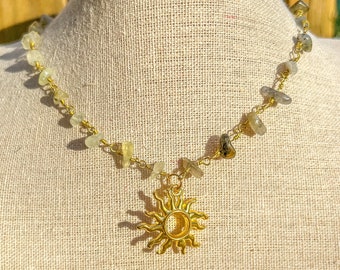 Prehnite+Labradorite Gold Crystal Necklace/Sun Necklace/Hippie Gemstone Necklace/Hippy Jewelry/Boho Crystal Necklace/Gift for her