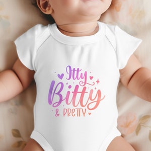 Itty Bitty and Pretty babyrompertjes afdrukbare png-bestanden, pasgeboren outfit afdrukbare EPS-offerte, svg png pdf eps dxf digitale print downloads
