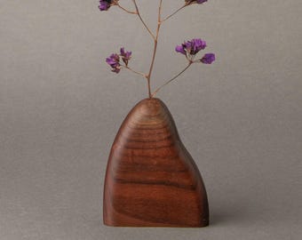 Jarrón pequeño de nogal hecho a mano / Decoración minimalista orgánica de madera (solo flores secas) / Estilo de mediados de siglo / Japonés / Moderno / Escandinavo
