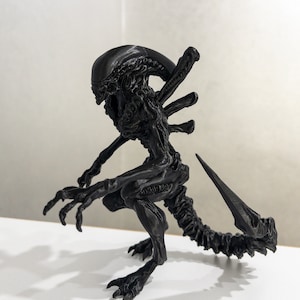 Xenomorph Figurine - Alien Movie Inspired Collectible Sculpture