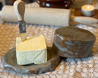 Rustic Handmade Ceramic Butter Dish with Lid – Rustic Stoneware Butter Keeper – Pottery Butter Container for Kitchen or Table Display
